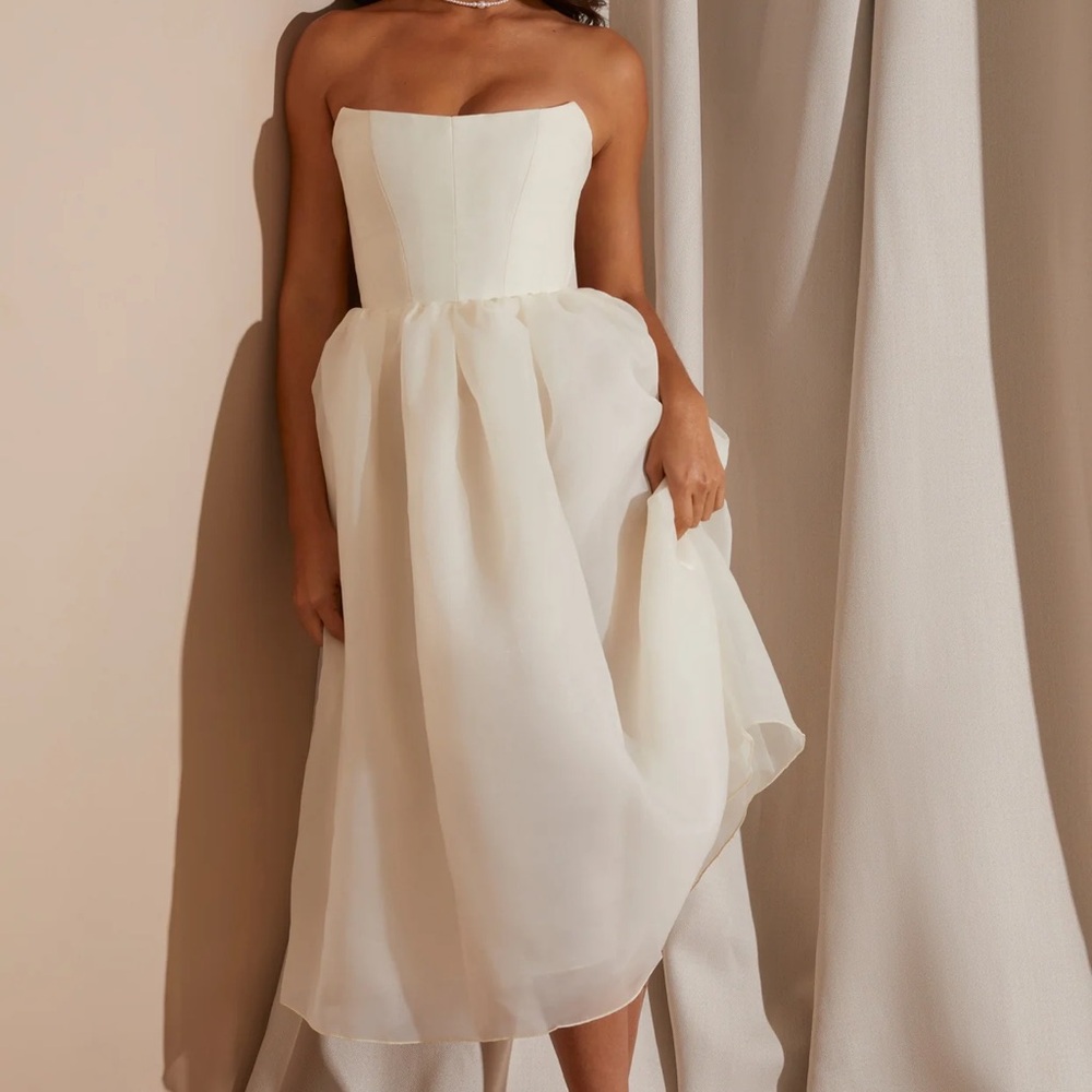 Oh Polly “Marise” Strapless Corset Tulle Midi Dress in White. New with tags!